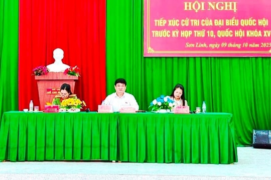 Đoàn đại biểu Quốc hội tỉnh Quảng Ngãi tiếp xúc cử tri trước Kỳ họp thứ 10