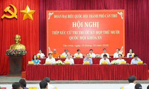 Chủ tịch Quốc hội: Cần Thơ nỗ lực cố gắng hơn nữa, làm ngày làm đêm để thúc đẩy kinh tế - xã hội phát triển