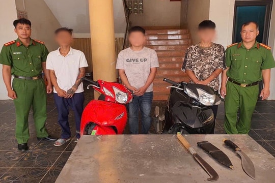 Bắt nhóm thanh niên mang hung khí chém người