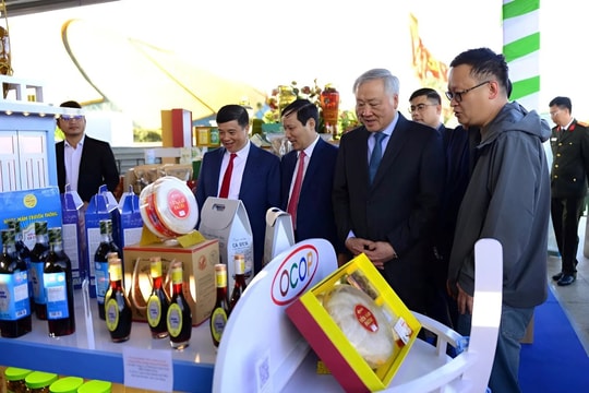 Lâm Đồng hướng tới cực tăng trưởng mới: Chính quyền đồng hành cùng doanh nghiệp