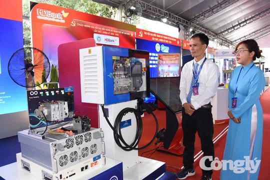 Ấn tượng không gian Đại hội Đại biểu Đảng bộ TP.HCM lần thứ I