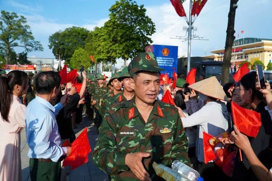Tri ân lực lượng "lá chắn thép" giữa tâm lũ Thái Nguyên