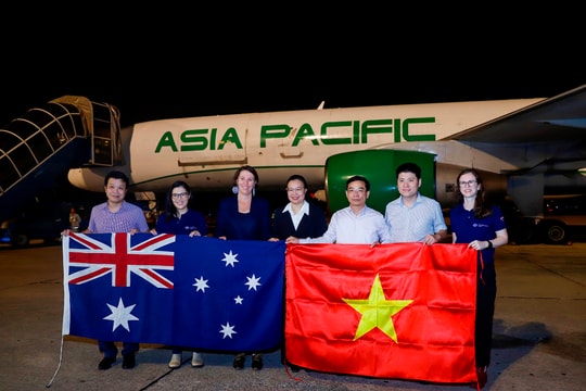 Tiếp nhận hàng viện trợ khẩn cấp cho người dân vùng lũ Bắc Ninh