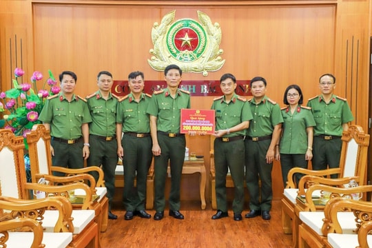 Công an Hải Phòng hỗ trợ lực lượng ngành các tỉnh phía Bắc hơn 1 tỷ