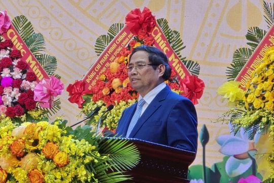 Thủ tướng Phạm Minh Chính dự lễ kỷ niệm 80 năm Ngày truyền thống Quân khu 5 và trao Huân chương Hồ Chí Minh