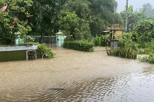 Mưa lớn, học sinh nghỉ học, một số khu vực xã Phú Lộc ngập cục bộ