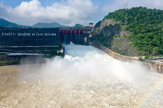 Đóng hai cửa xả đáy hồ Hòa Bình và Tuyên Quang từ chiều ngày 16/10