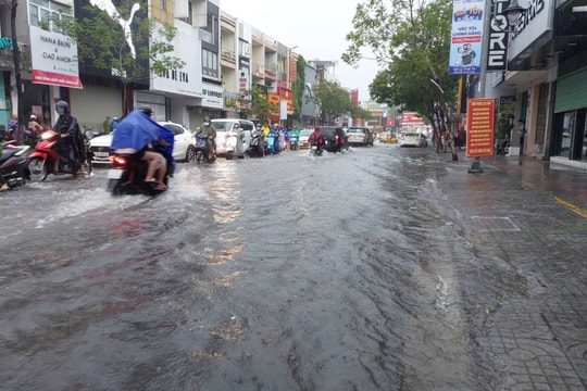 Cảnh báo mưa lớn, nguy cơ ngập lụt tại nhiều khu vực ở Đà Nẵng
