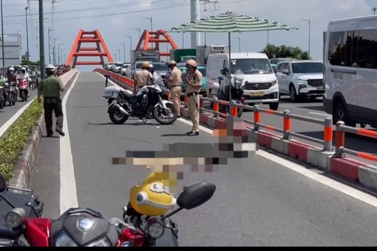 Người đàn ông tử vong khi đổ dốc cầu Bình Lợi