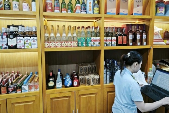 Phát hiện hơn 2.000 sản phẩm rượu, thuốc lá không rõ nguồn gốc