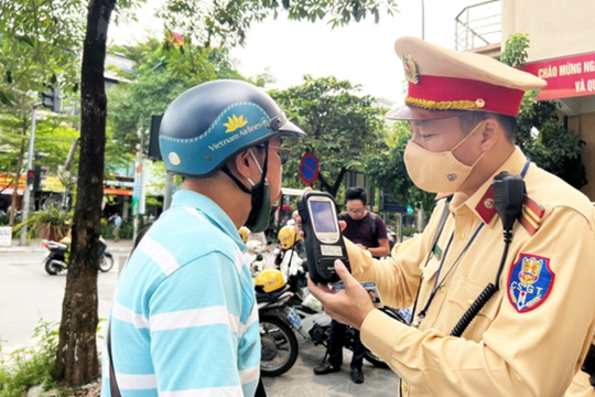 Phát hiện hơn 4.500 trường hợp vi phạm nồng độ cồn chỉ trong 24 giờ