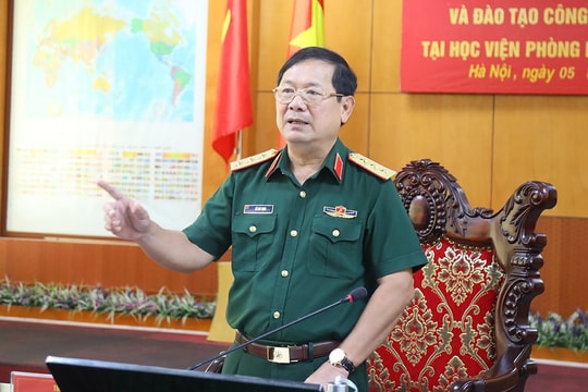 Kéo dài thời gian giữ chức vụ đối với 2 Thứ trưởng Bộ Quốc phòng