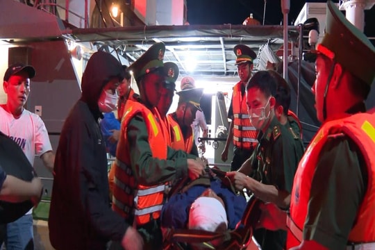 Ngư dân Đà Nẵng gặp nạn trên biển, được đưa về Gia Lai cấp cứu an toàn trước giờ bão số 12 đổ bộ