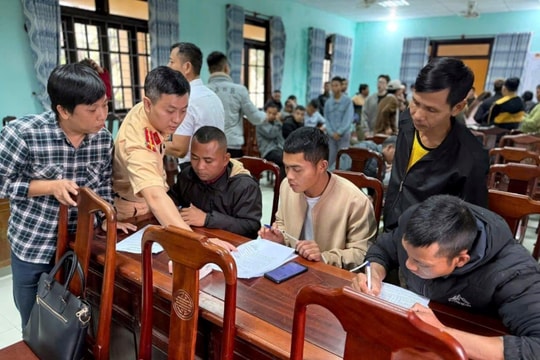 CSGT Huế mang lớp học lái xe miễn phí đến với người dân vùng cao A Lưới