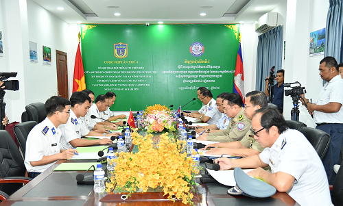 BTL Vùng Cảnh sát biển 4 làm việc với Sở Chỉ huy Chiến thuật tiền phương Campuchia