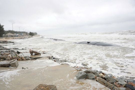 Đưa 231 sản phụ đến nơi an toàn trước bão số 12