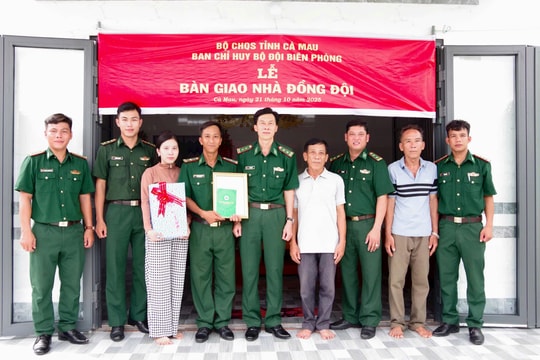 Nhiều quân nhân được nhận “Nhà đồng đội”