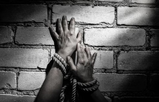 Nỗi xót xa của người em gái bị anh ruột bán qua xứ người