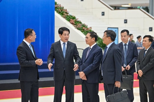 Chủ tịch nước Lương Cường kiểm tra tổng duyệt Lễ mở ký và Hội nghị cấp cao Công ước Liên hợp quốc về chống tội phạm mạng