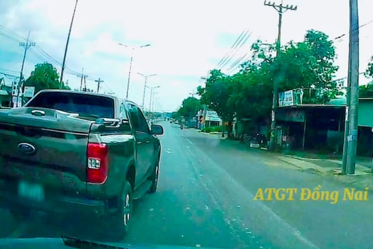 Tài xế bị xử phạt sau phản ánh của người dân