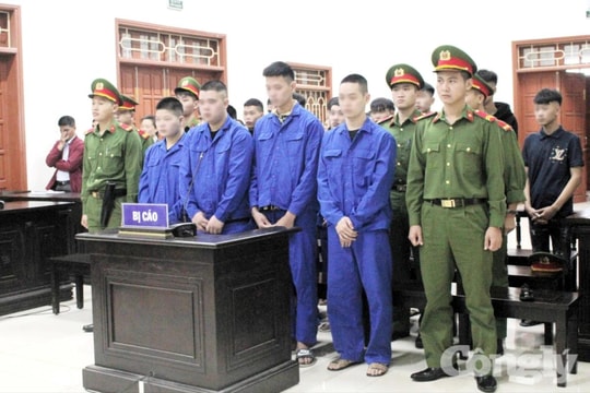 Xét xử 16 bị cáo trong vụ hỗn chiến khiến 1 người tử vong