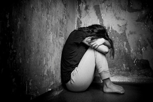 Chồng bạo hành, sơn nữ sang xứ người làm dâu