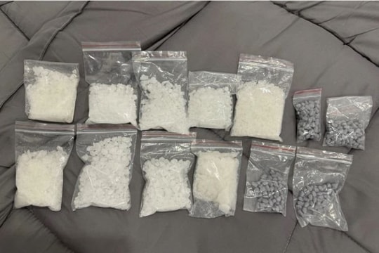 Mang tiền tỷ dành chữa bệnh đi buôn ma tuý