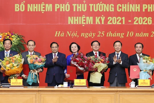 Trao quyết định bổ nhiệm 2 Phó Thủ tướng, 3 Bộ trưởng