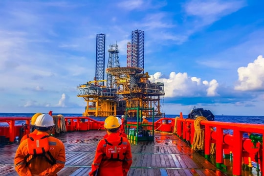 Giá xăng dầu ngày hôm nay 25/10: Giảm nhẹ phiên chốt cuối tuần