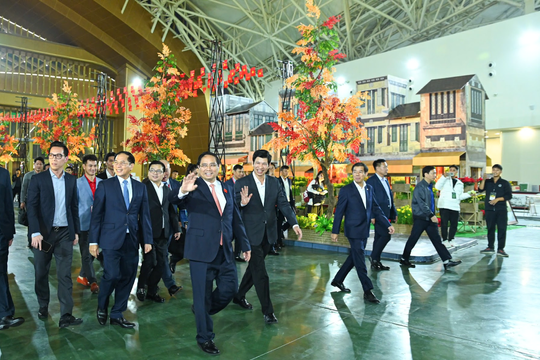 Thủ tướng Phạm Minh Chính: Hội chợ Mùa Thu phải là không gian kết nối con người, văn hoá và sáng tạo Việt Nam