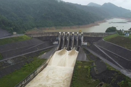 Huế mưa lớn, tăng điều tiết 2 hồ thủy điện Bình Điền và Hương Điền