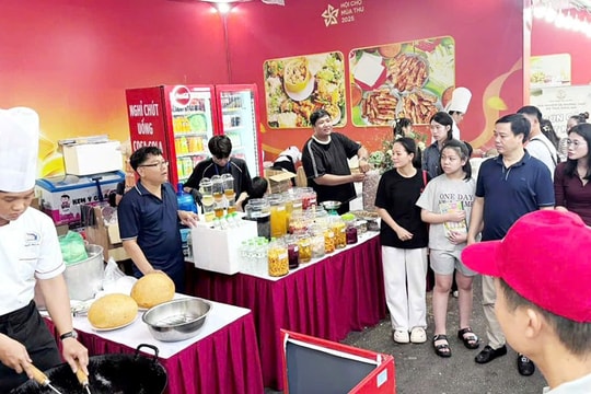 Mang sắc màu du lịch, ẩm thực đến Lễ hội Mùa Thu Hà Nội