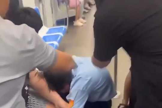 Bảo vệ bị hành hung trên tàu Metro, đơn vị vận hành nói gì?