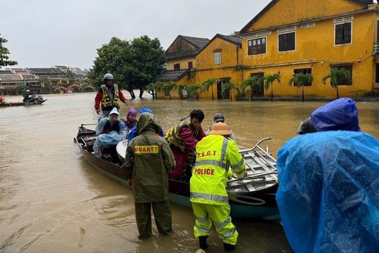 Đà Nẵng di dời hơn 11.000 người khỏi vùng nguy hiểm