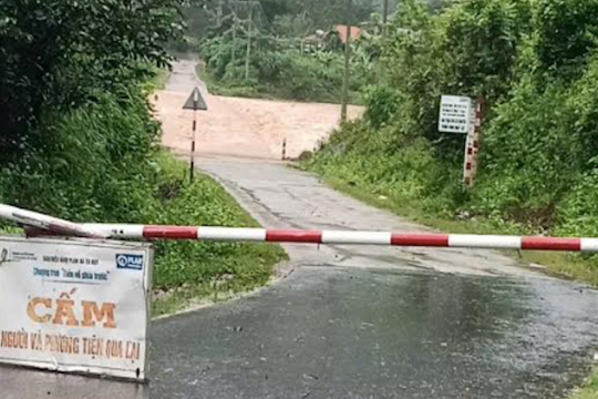 Quảng Trị ngập lụt nghiêm trọng, hàng trăm hộ dân phải di dời khẩn cấp, 1 người mất tích