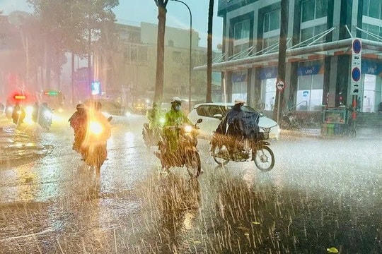 Thời tiết hôm nay 29/10: Bắc Bộ trời lạnh, Trung Bộ và Nam Bộ mưa to