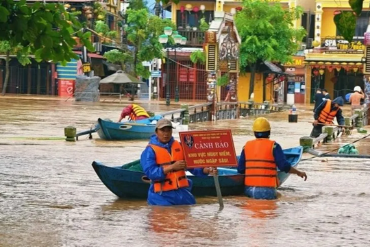 Bộ Y tế yêu cầu khẩn trương ứng phó, khắc phục hậu quả mưa lũ tại khu vực Trung Bộ