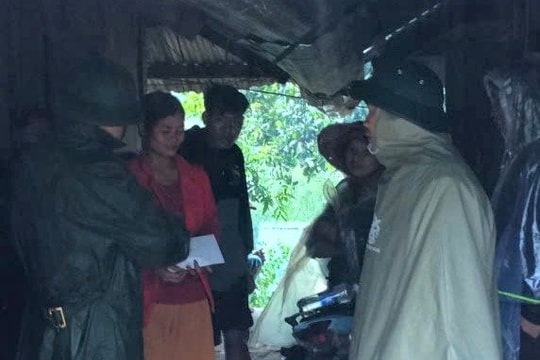 Quảng Ngãi: Một người bị nước lũ cuốn trôi