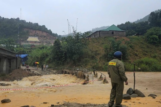 Tình huống khẩn cấp sạt lở tại thôn Arooi
