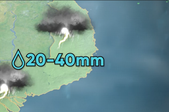 Dự báo thời tiết đêm nay và ngày mai 30/10: Trời rét bao trùm một số nơi, mưa lớn dồn dập miền Trung