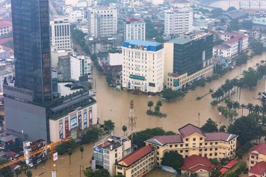 Hỗ trợ khẩn cấp 350 tỷ đồng cho TP Huế, Quảng Trị, Quảng Ngãi khắc phục thiệt hại mưa lũ