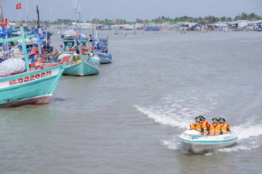 Cà Mau quyết tâm loại bỏ hoạt động khai thác IUU