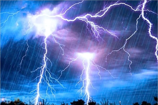 Đà Nẵng cảnh báo dông, lốc, sét, mưa đá và mưa lớn cục bộ