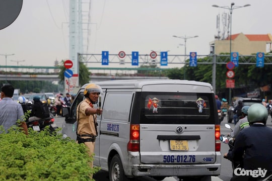 CSGT TP.HCM nói về nguyên nhân gây ùn tắc giao thông?