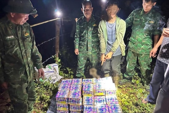Bắt đối tượng vận chuyển 83kg pháo lậu
