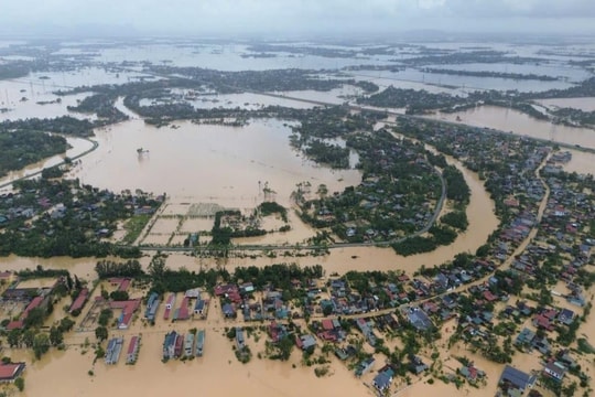 Hơn 400 triệu đồng viện trợ quốc tế hỗ trợ các xã ở Thanh Hóa bị ảnh hưởng bão số 10