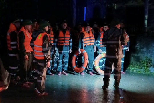 Mưa lớn gây ngập diện rộng ở Quảng Trị