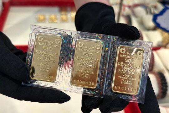 Giá vàng hôm nay 31/10: Tăng mạnh ngày cuối tháng 10