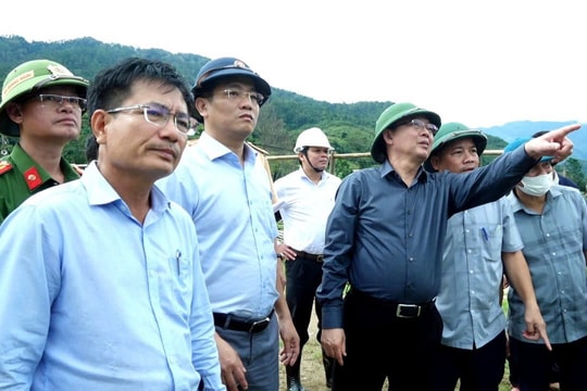 Phó Thủ tướng chỉ đạo khắc phục hậu quả sạt lở tại xã Ngọc Linh