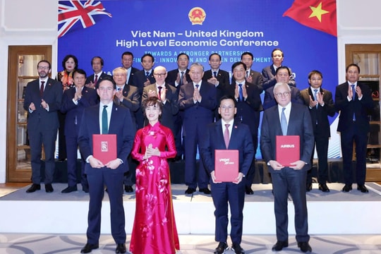 Vietjet và Rolls-Royce ký hợp đồng trị giá 3,8 tỷ USD